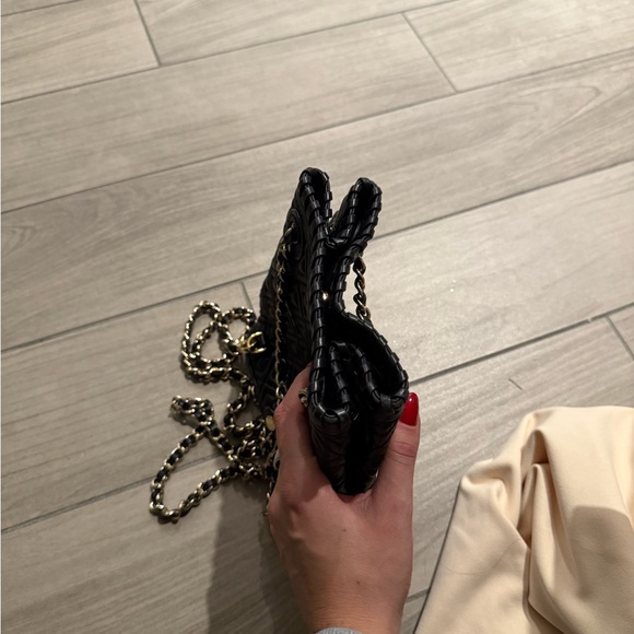 Tory Burch | Leather Bucket Bag - Picture 7 of 10